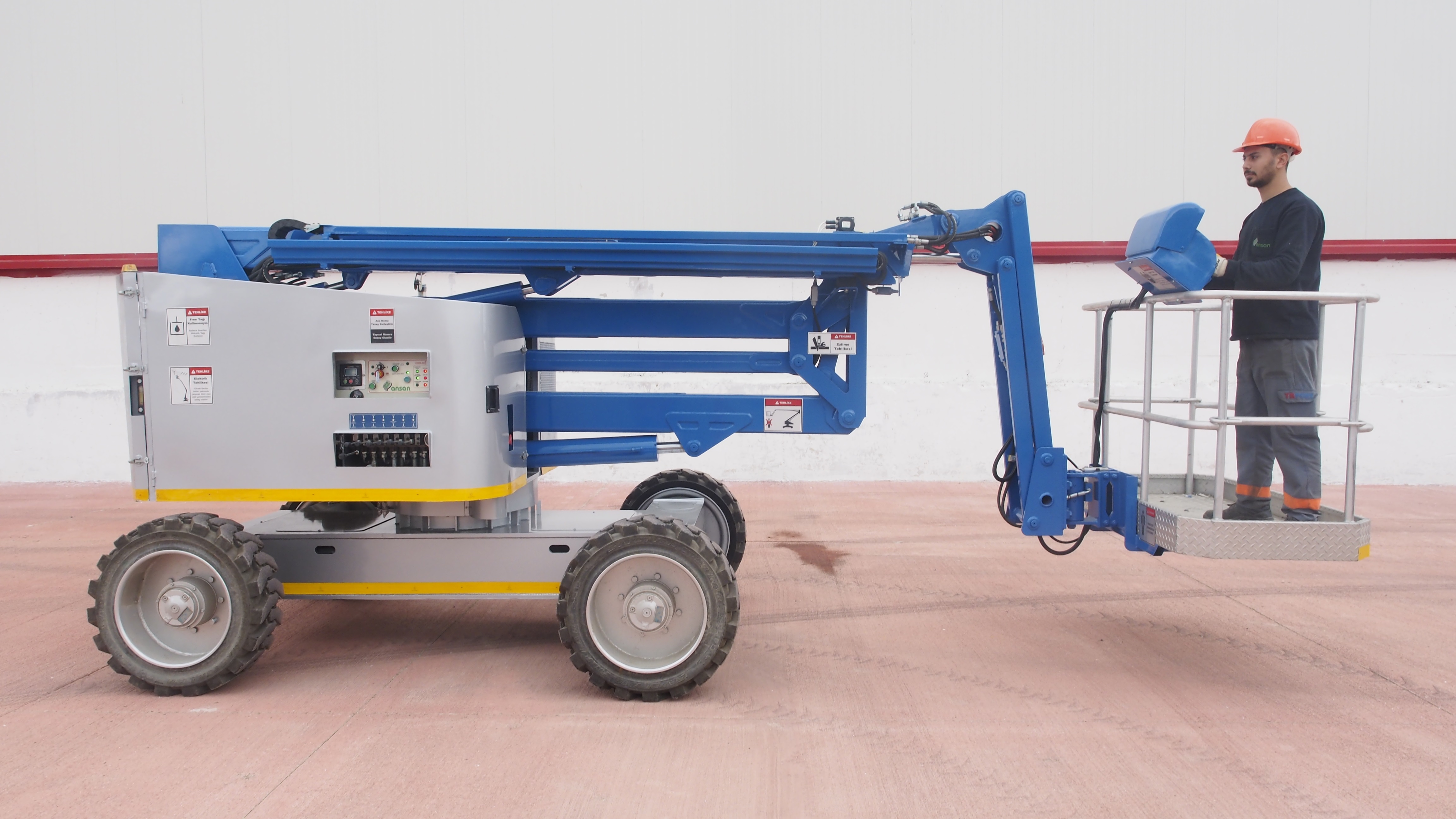 Наш самоходный внедорожник 4х4 продан Аким Металлурга